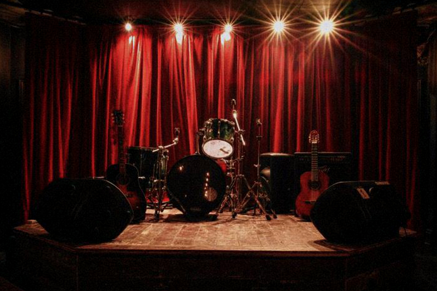 Live Shows & Performances